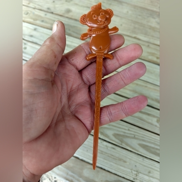 6 Vintage Trader Vic's Menehunes Hawaiian Drink Stirrers Sizzle Sticks Hawaii - Picture 3 of 6